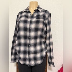 Columbia Black and White Casual Button Down Shirt